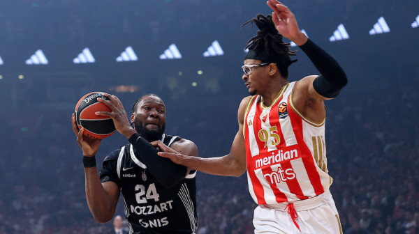 Napeto je – kakva bitka Zvezde i Partizana!