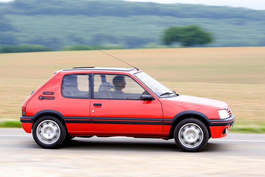 Imate li neki u garaži? Ovi modeli iz 1980-ih i 1990-ih postaju sve skuplji!