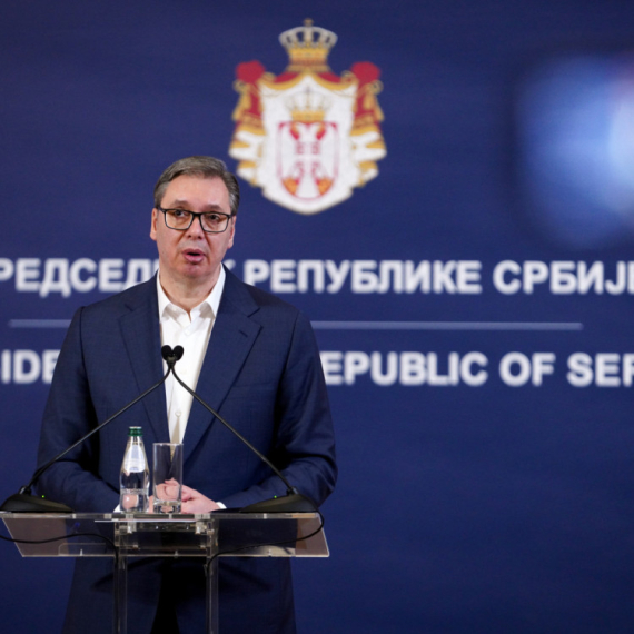 "Danas" konačno morao da uputi izvinjenje za laži koje šire o predsedniku