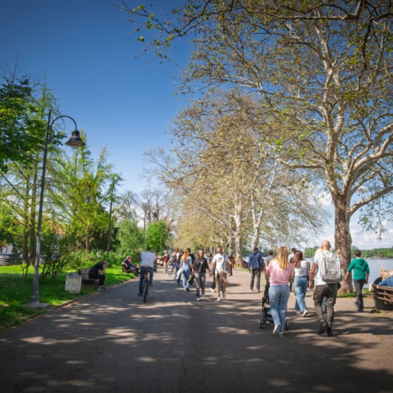 Danas sunčano i toplo, temperatura do 24 stepena; Od sutra promena vremena
