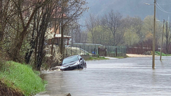 Ne postoji opasnost po stanovništvo: Situacija na poplavljenim područjima stabilna FOTO