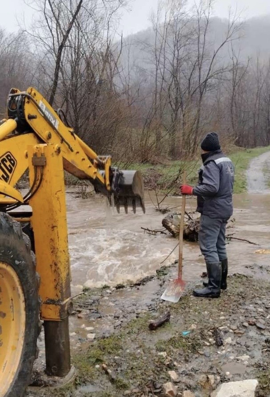 Meštani sela kod Lučana odsečeni od sveta: MUP Ne postoji opasnost po stanovništvo FOTO