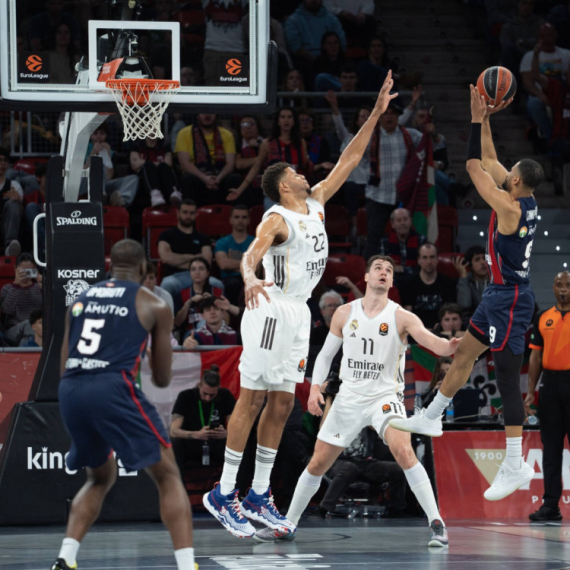 "Kralj" pao u Vitoriji – Baskonija na krilima Simonsa i Kabara slavila u pravoj drami!