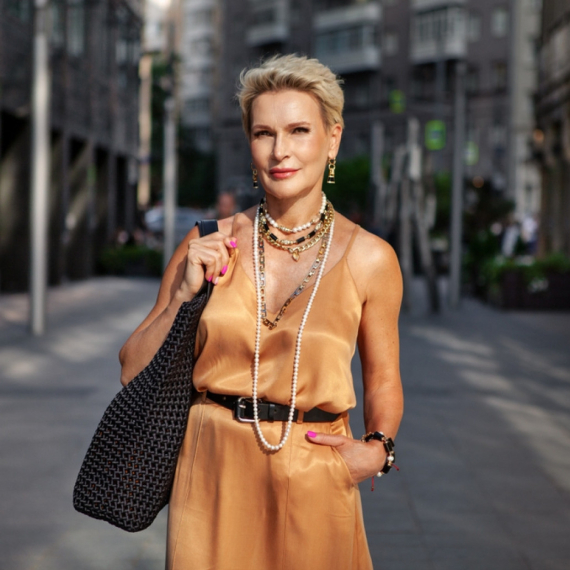 Najbolje frizure za žene nakon 40. godine: U trenu podmlađuju i vraćaju licu svežinu FOTO