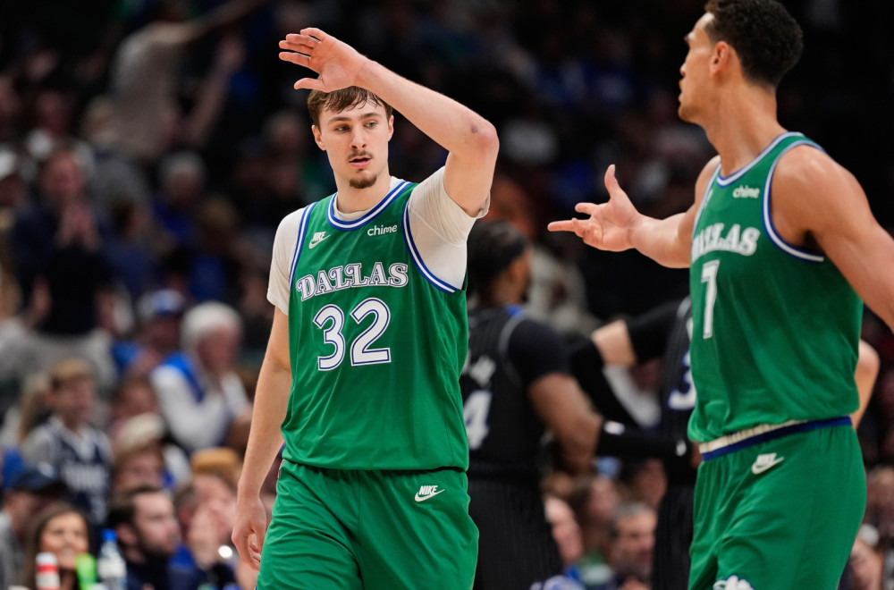 Fenomen iz Dalasa: Najmlađi sa 50+ poena ikada, Fleg je rame uz rame sa Džordanom!