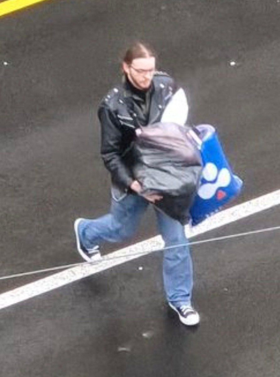 Blokaderi do juče glumili silu, a sada beže iz Rektorata sa kesama u rukama FOTO/VIDEO