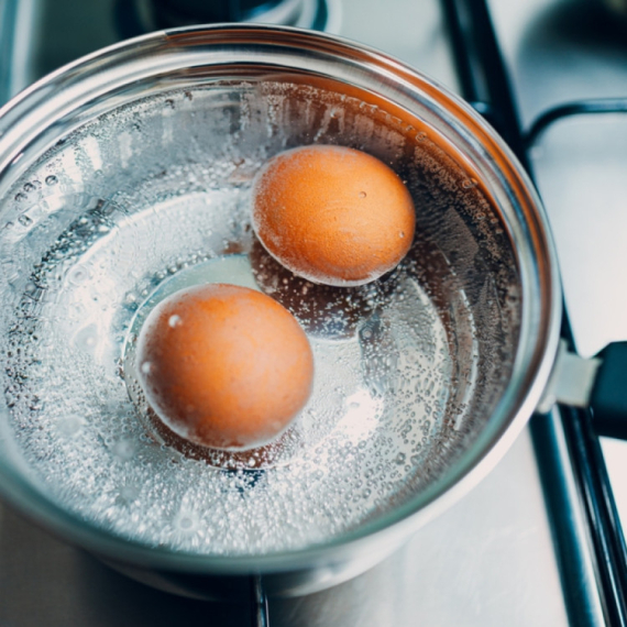 Uz samo jedan "magičan" sastojak – jaje nikad neće pući tokom kuvanja