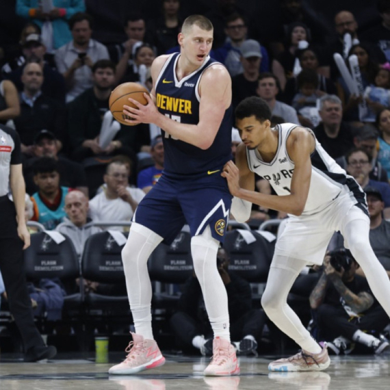 Spursi potvrdili - Vembanjama "izlazi na crtu" Jokiću