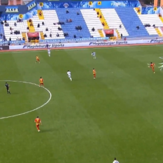 Gol sa 80 metara u Turskoj! VIDEO