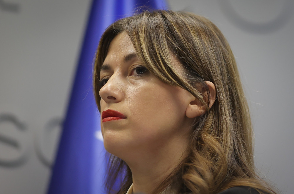 Vjosa Osmani predala dužnost; Aljbuljena Hadžiju je v.d. predsednice prištinskih institucija