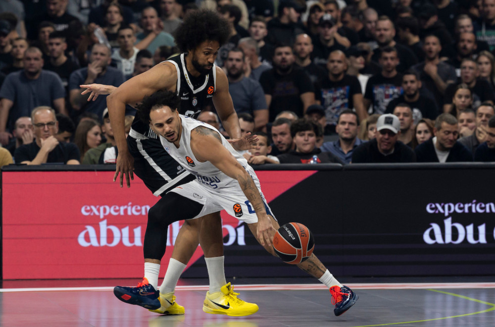 Larkina uporedili sa Parkerom – usledio je buran odgovor FOTO