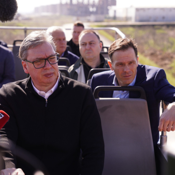 Vučić: Podatak da je prošle godine skoro 12.000 ljudi manje diplomiralo govori o tome kakav je zločin učinjen