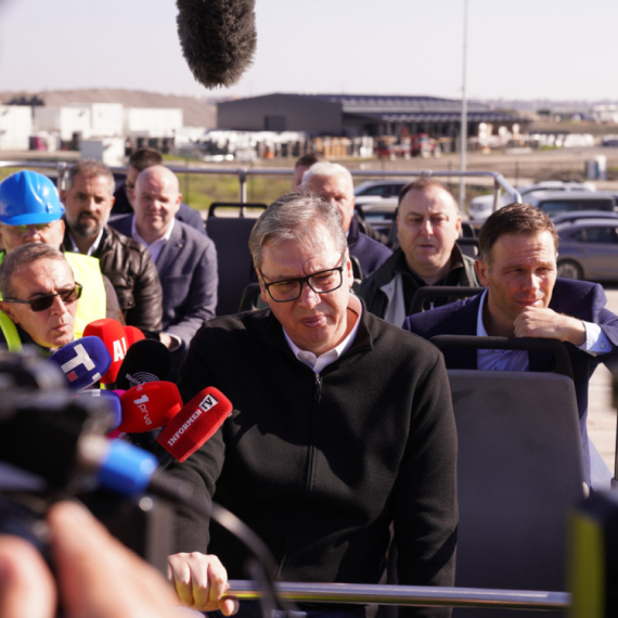 Vučić: "Đokić je sve, samo nije rektor"; "Pozivam političara Đokića da se kandiduje na parlamenarnim izborima"