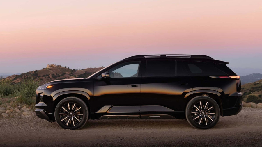 Subaru predstavio moćni električni SUV sa 7 sedišta, 426 KS i preko 480 km dometa FOTO