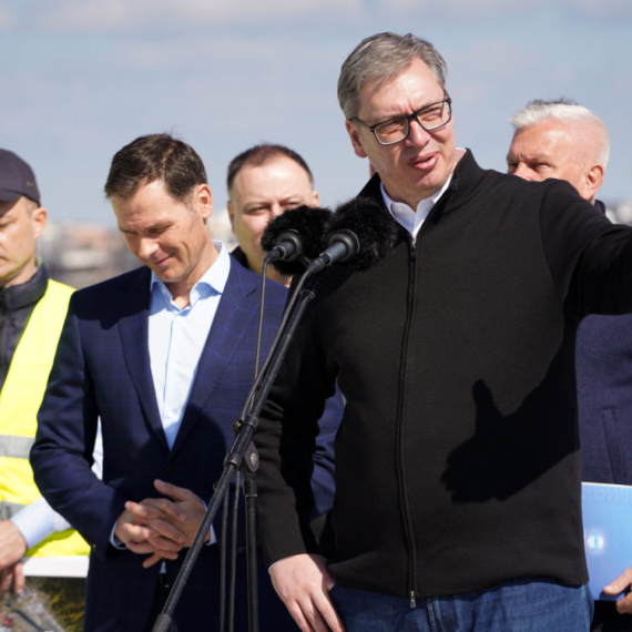 Vučić: "Uskoro kreće gradnja Vožda Karađorđa"; "Otvaramo deonicu auto-puta Čačak-Kraljevo"