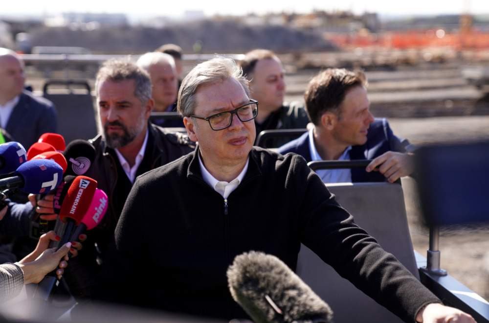 Vučić: "Ko će učitelju da vrati autoritet? 12.000 ljudi manje je diplomiralo, zločin je učinjen"