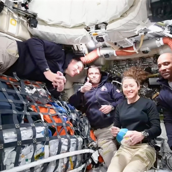 Muzika za dobro jutro u svemiru: Uz ove pesme se bude astronauti na putu oko Meseca VIDEO