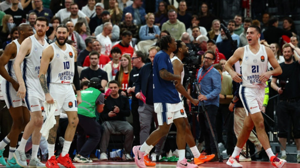 Efes u dobrom raspoloženju čeka Partizan