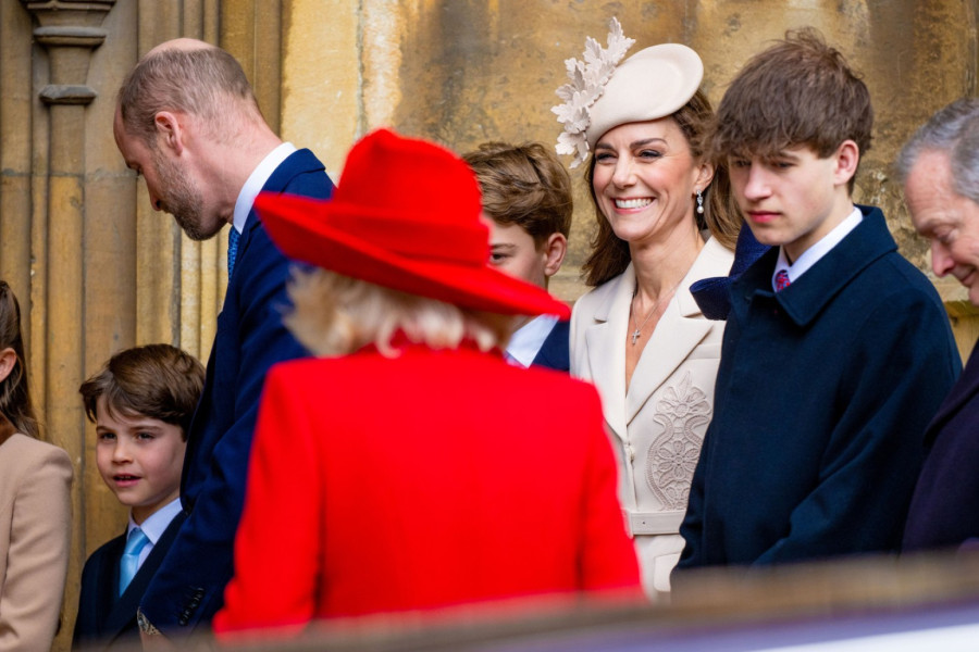 Kraljevska porodica pokazala jedinstvo za Uskrs: Jedan član porodice misteriozno nestao FOTO