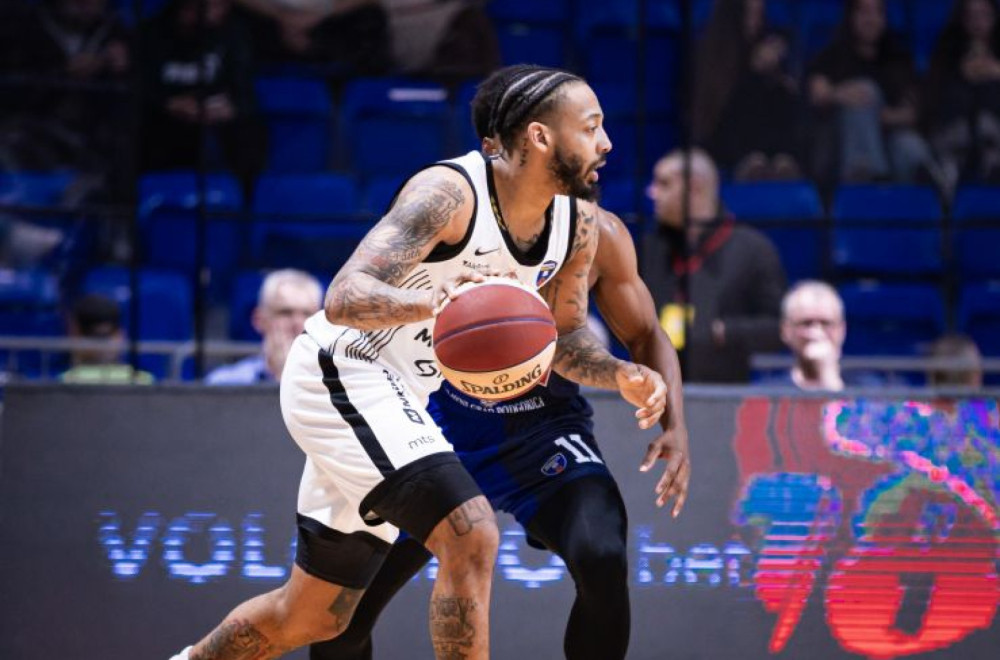 Partizan odličan u šutu za tri – crno-beli igraju egal utakmicu