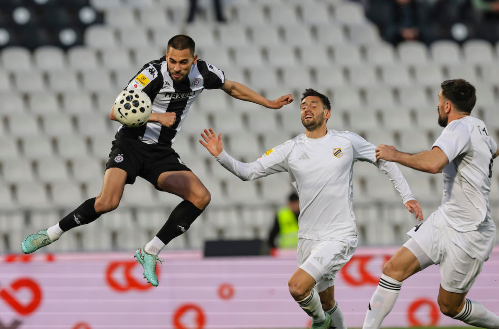 Partizan pritiska od starta – Dragojević pogodio stativu!