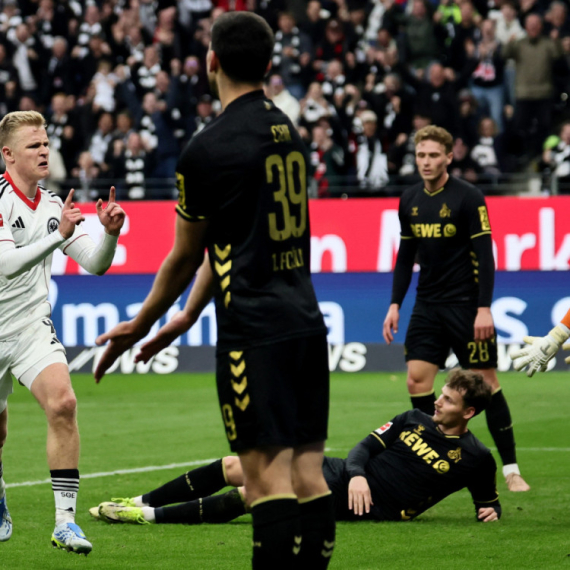 Rijerin Frankfurt prokockao 2:0 u finišu