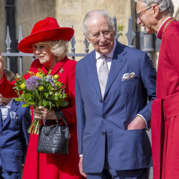 Kraljevska porodica pokazala jedinstvo za Uskrs: Jedan član porodice misteriozno nestao FOTO