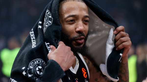 Karlik Džons o novom ugovoru: "Ništa nisam potpisao"