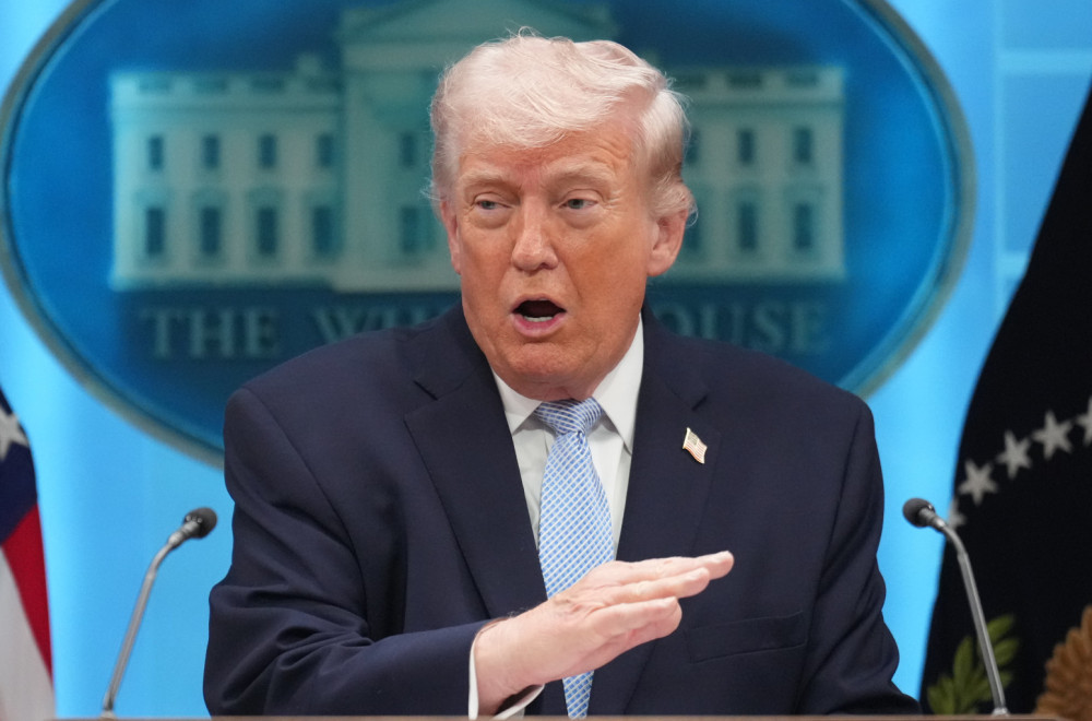 Tramp se povukao: Ništa od invazije