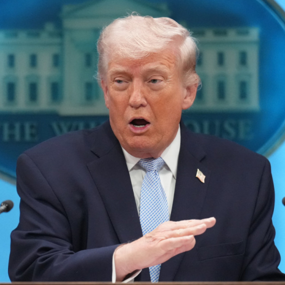 Tramp se povukao: Ništa od invazije