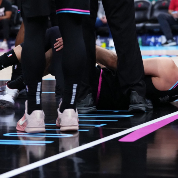 Opet se povredio Nikola Jović