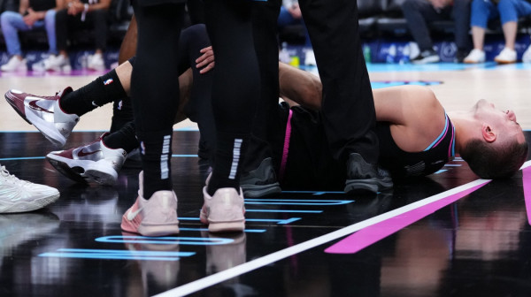 Opet se povredio Nikola Jović