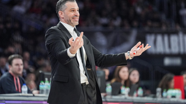 Novo isključenje Dušana Alimpijevića – besneo je na sudije VIDEO