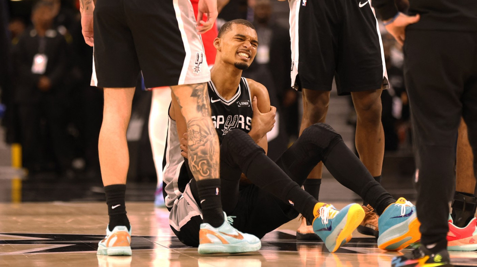 Džordž povredio Vembanjamu, status – neizvestan!