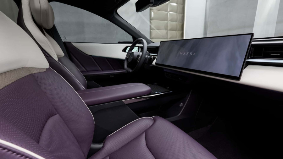 Mazda brani ogromne ekrane: Fokus vozača je i dalje na putu, uprkos displeju od 26 inča