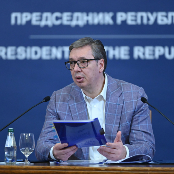 Vučić: "Onaj ko se plaši razgovora, taj ne zaslužuje poverenje"; "Time ruše institucije i ruše sebe"