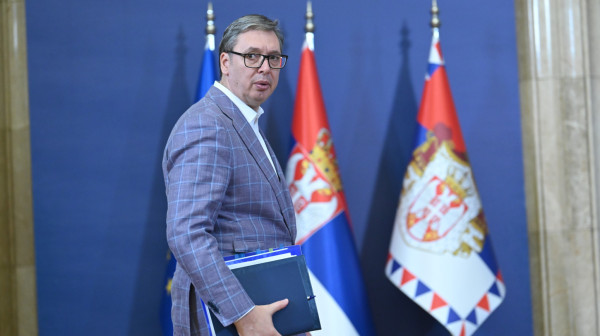 "Those who refuse dialogue should not lead the country"; "There'll be no elections in case of severe crisis"