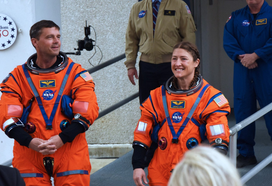 Why Christina Koch was crucial for the Artemis 2 mission? PHOTO