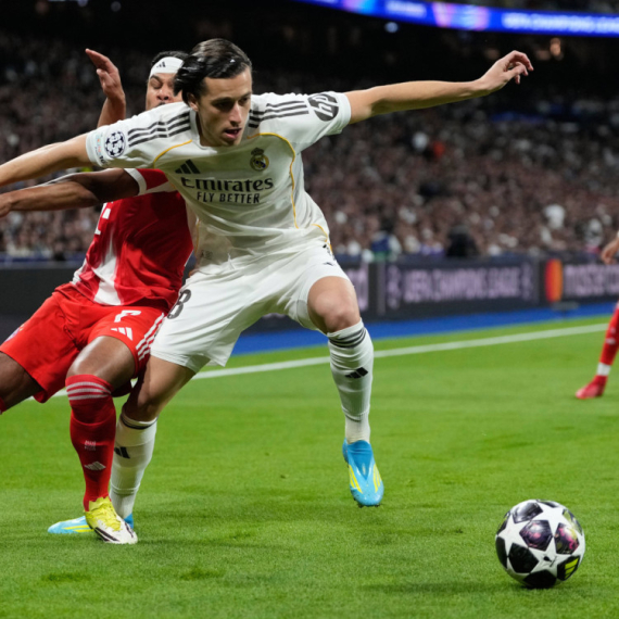 Bajern opseda gol Reala – neverovatan promašaj Upamekana!