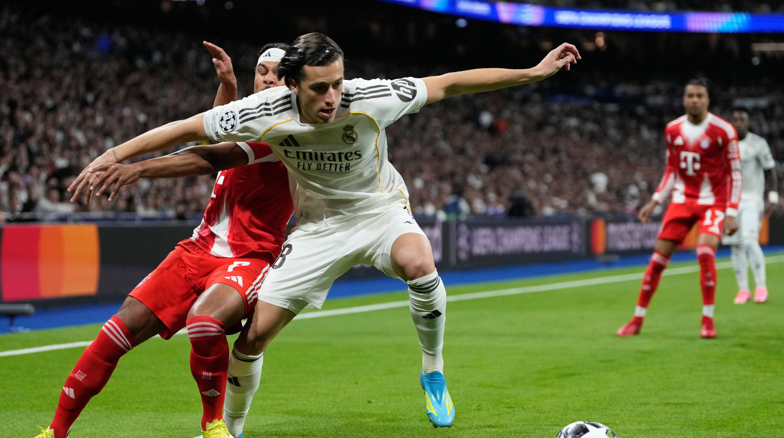 Bajern opseda gol Reala – neverovatan promašaj Upamekana!