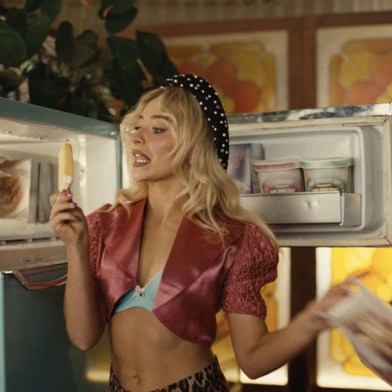 Novi spot Sabrine Karpenter: Kao mini-film pun skrivenih poruka FOTO/VIDEO