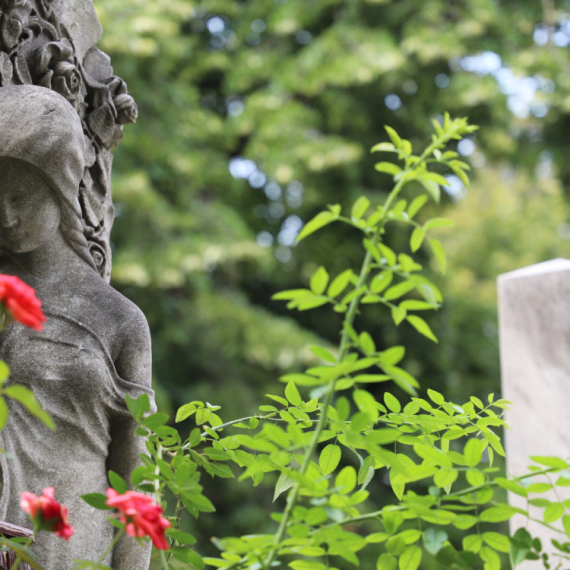 JKP "Pogrebne usluge" objavilo radno vreme tokom predstojećih uskršnjih praznika