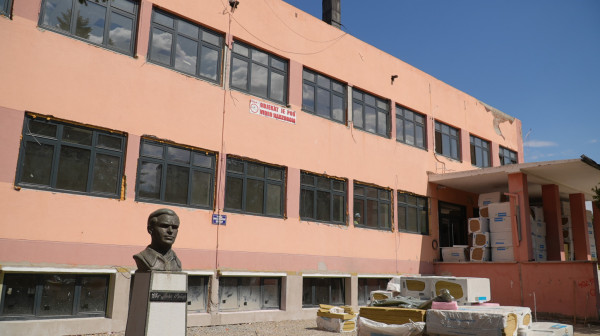 Završava se rekonstrukcija najveće škole u Raškoj: Učenici dobijaju novu zgradu i modernu opremu FOTO