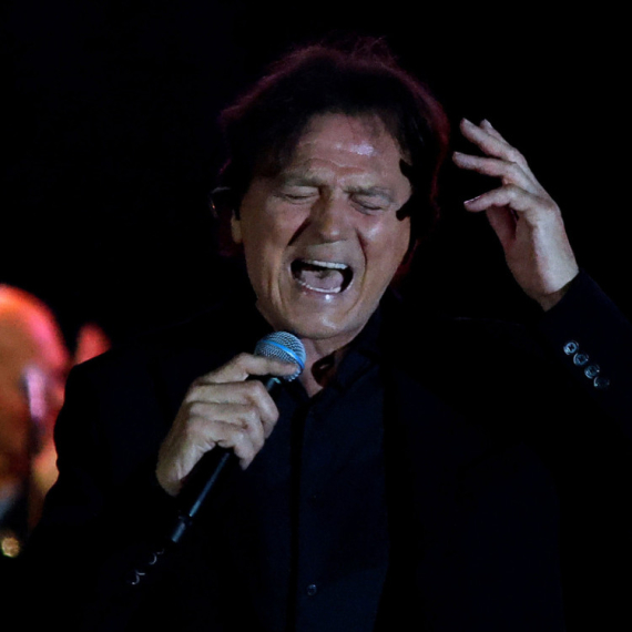 Nakon spektakla u Sarajevu, Zdravko Čolić dobio diplomatski pasoš BiH