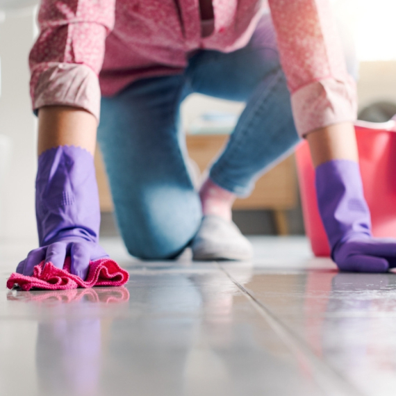 Sedam stvari koje ne bi trebalo da čistite vrelom vodom: Evo i zašto