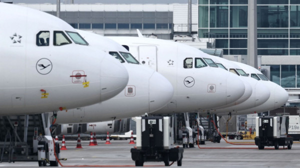IATA: Godišnji profit avio-kompanija zbog skupog goriva prepolovljen