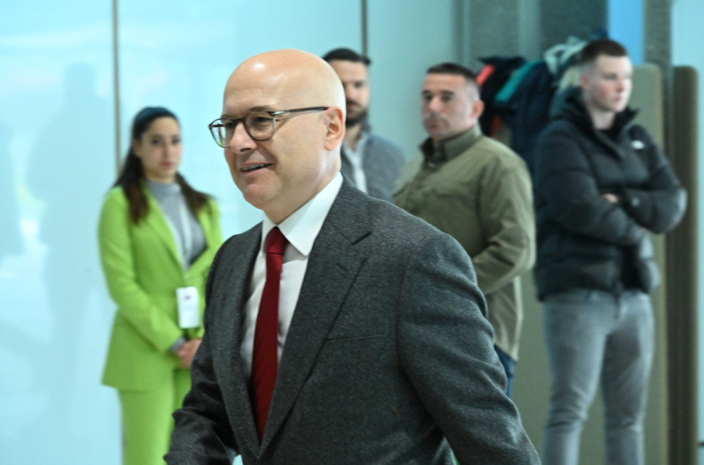 Sednica Predsedništva SNS u Sava Centru; Jedna od tema konsultacije sa Vučićem FOTO