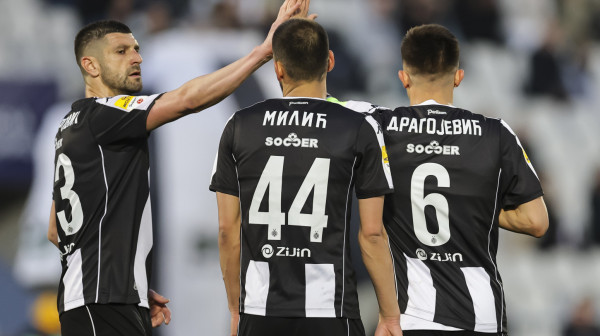 Partizan u Pazaru pred praznim tribinama