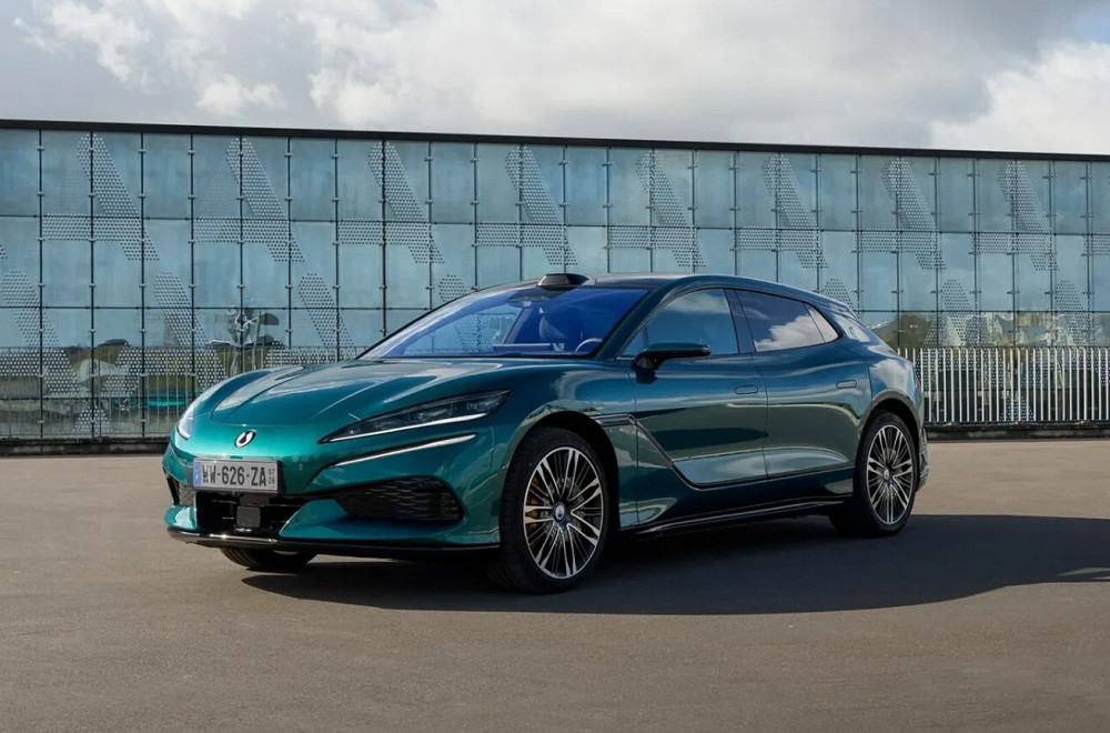 Mercedes mu je u startu pomogao, a sad ovaj kineski brend otima Nemcima kupce u Evropi FOTO