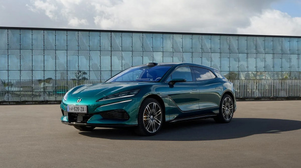 Kina dolazi po vozače Audija i BMW-a: To hoće da uradi na evropski način
